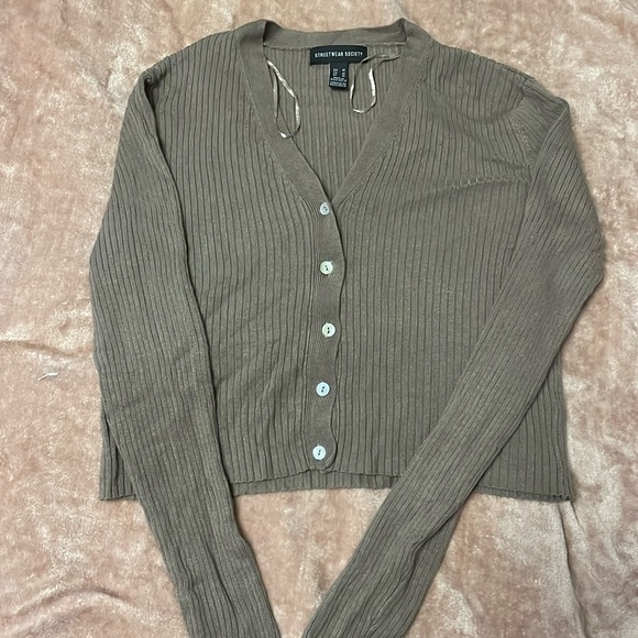 Cardigan - Picture 1 of 4
